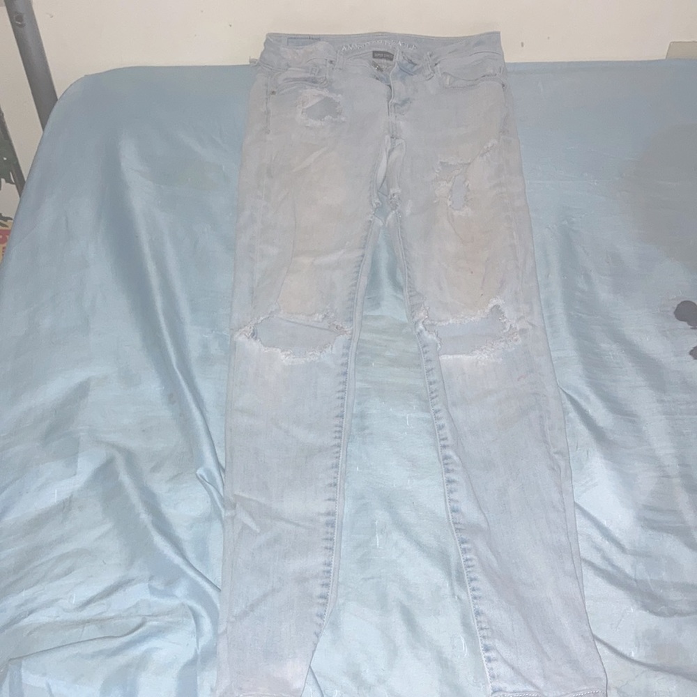 Light bule riped jeans